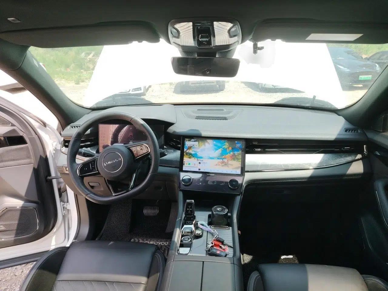 Lynk & Co 09 2021 2.0T Halo Six-Seater — миниатюра 9