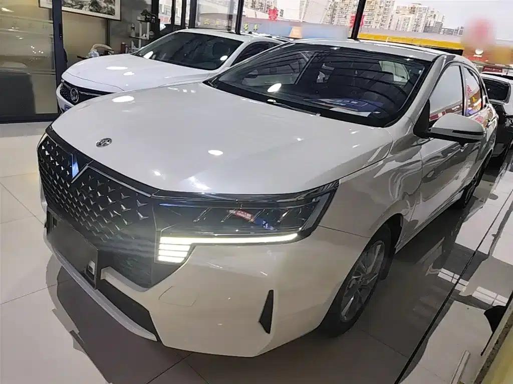 Venucia D60 2021 PLUS 1.6L XL CVT Elite Edition — миниатюра 1