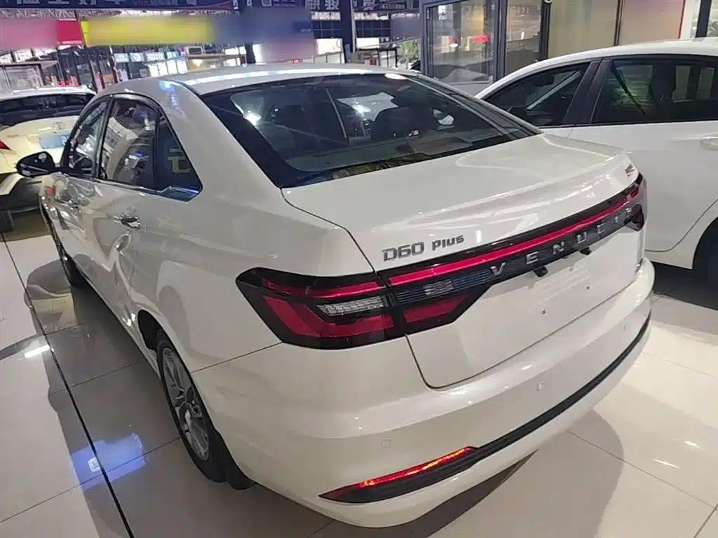 Venucia D60 2021 PLUS 1.6L XL CVT Elite Edition — миниатюра 5