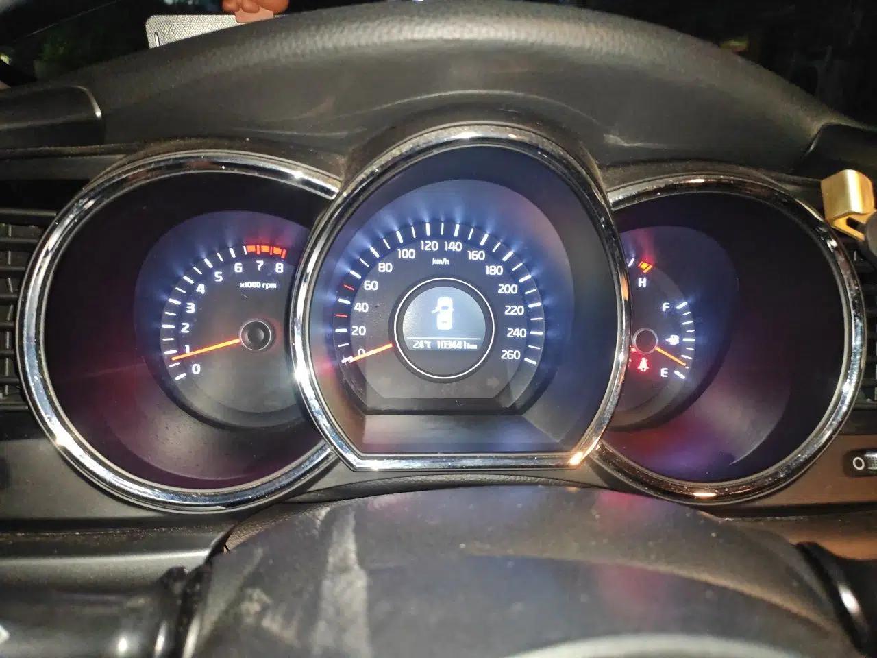 Kia K5 2015 2.0L Automatic GL — миниатюра 11