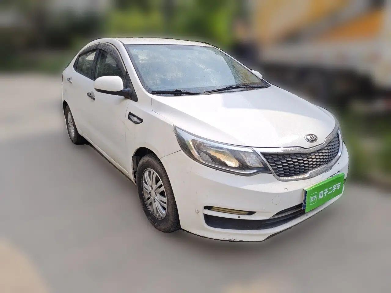 Kia K2 2015 Sedan 1.4L Automatic GLS — миниатюра 3