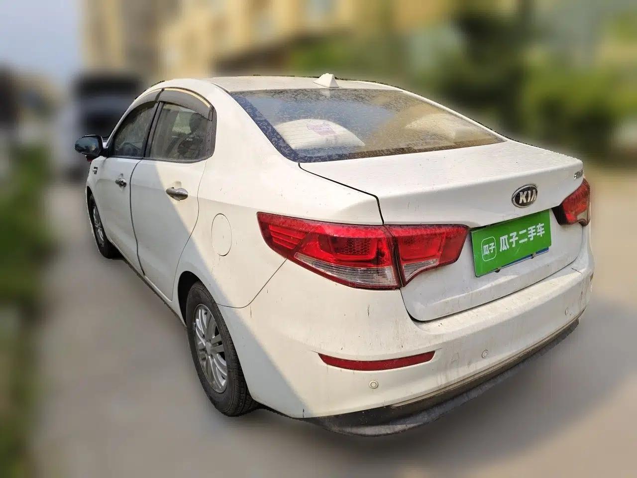 Kia K2 2015 Sedan 1.4L Automatic GLS — миниатюра 4