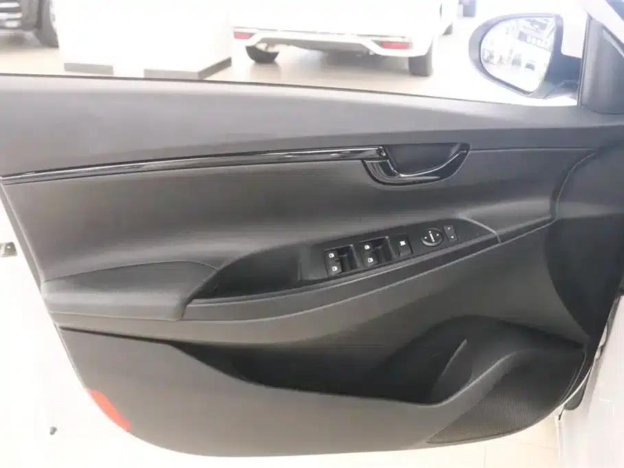 Hyundai Elantra 2020 1.6L Automatic GL Edition — миниатюра 11