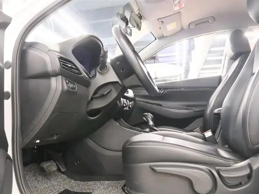 Hyundai Elantra 2020 1.6L Automatic GL Edition — миниатюра 13