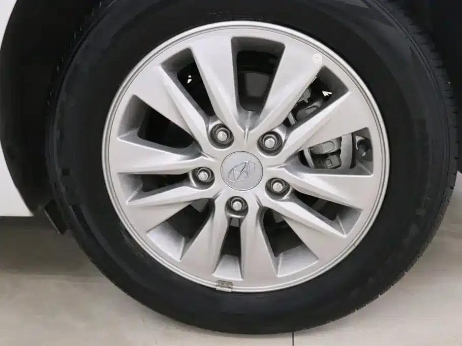 Hyundai Elantra 2020 1.6L Automatic GL Edition — миниатюра 17