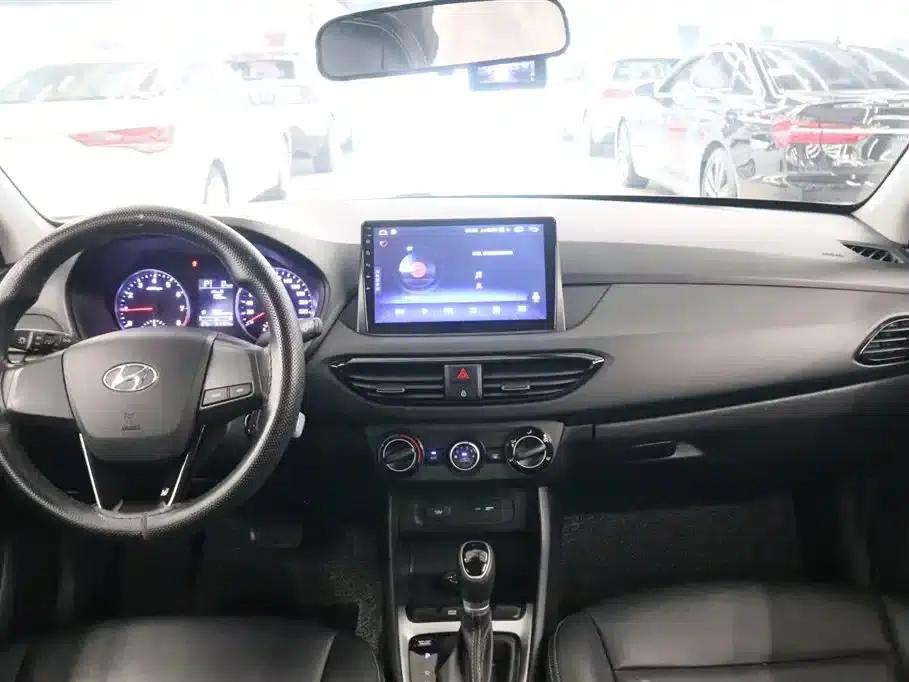 Hyundai Elantra 2020 1.6L Automatic GL Edition — миниатюра 5