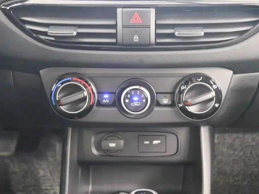 Hyundai Elantra 2020 1.6L Automatic GL Edition — миниатюра 9