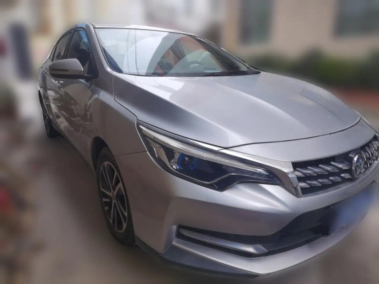 Venucia D60 2019 1.6L XL CVT Smart Connect Elite Edition — миниатюра 3