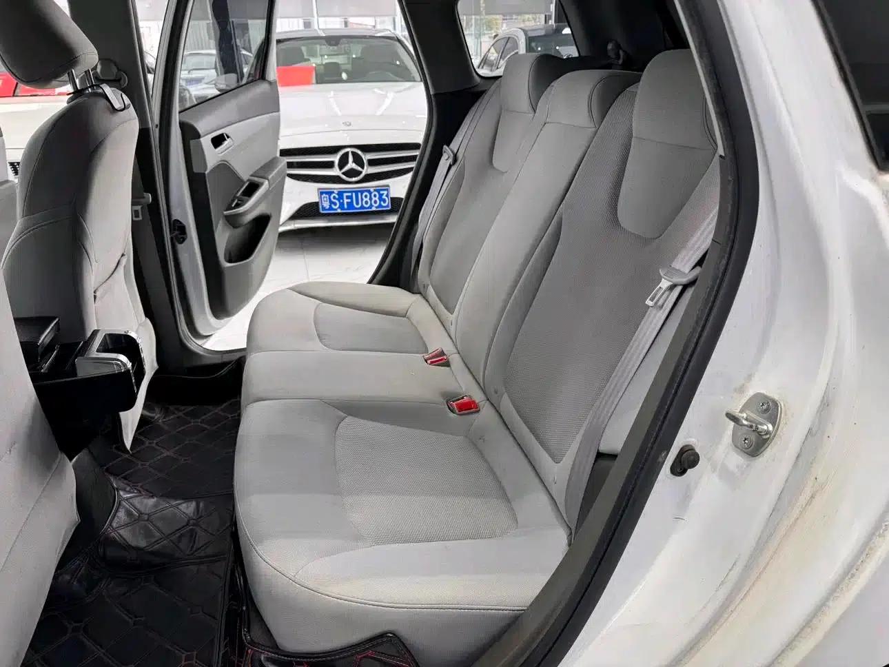 Chevrolet Aveo RV 2016 1.5L Automatic Comfortline Edition — миниатюра 8