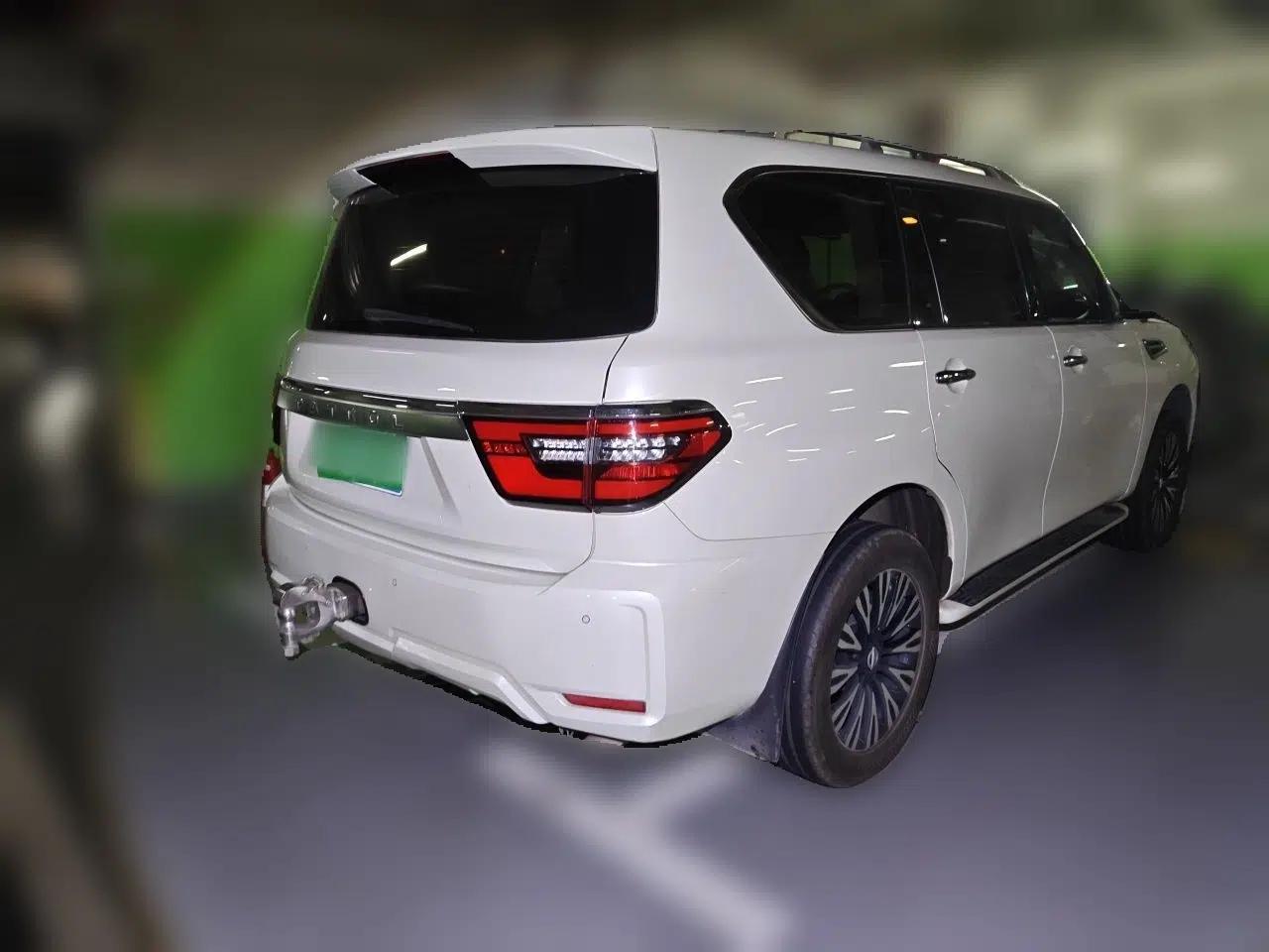 Nissan Patrol — миниатюра 6