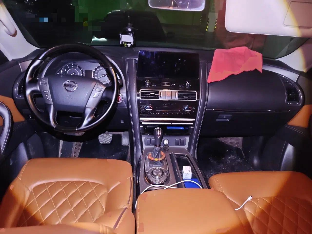 Nissan Patrol — миниатюра 9