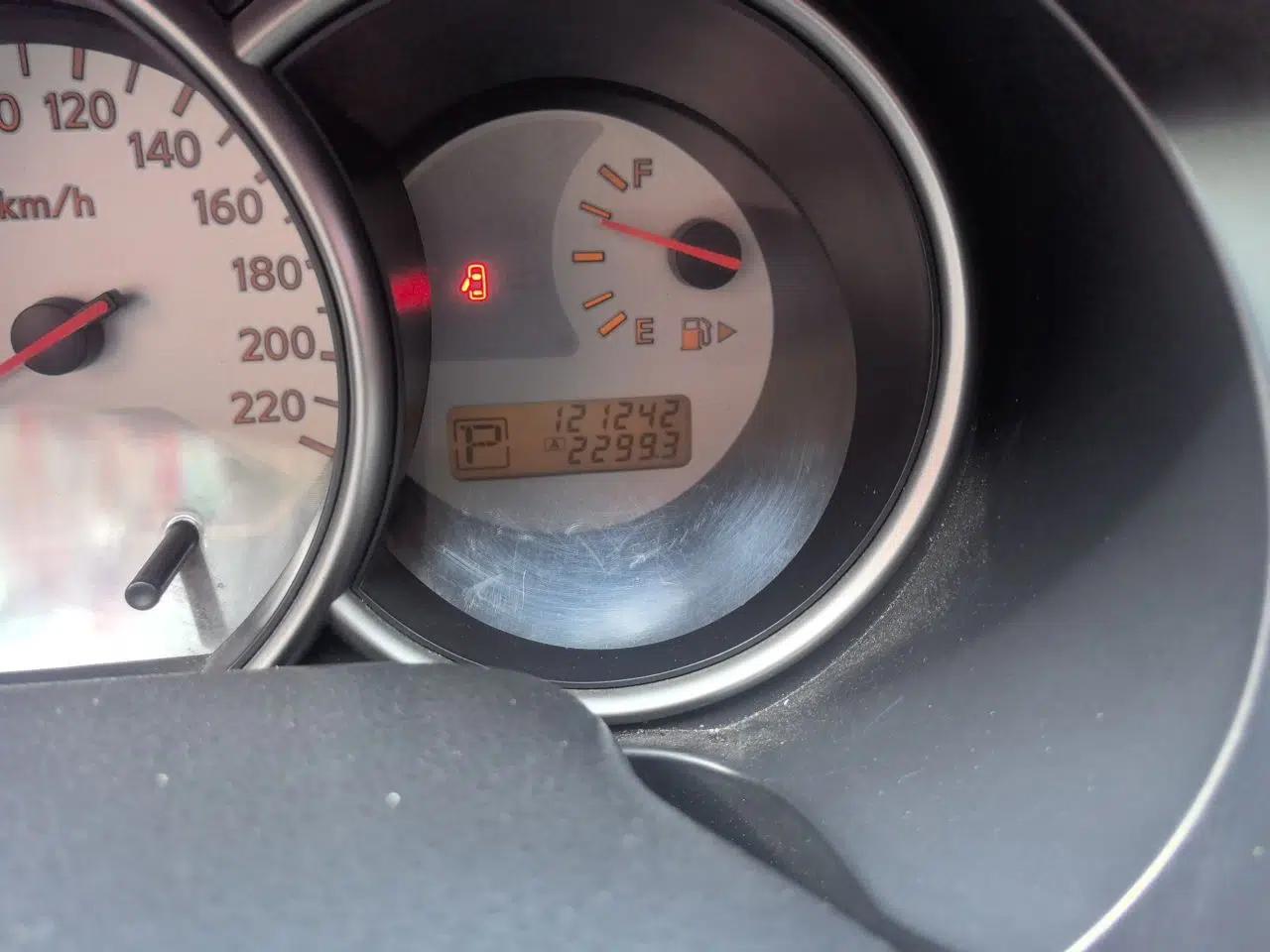 Nissan Livina 2010 Jingrui Edition 1.6L Automatic Smart Model — миниатюра 12