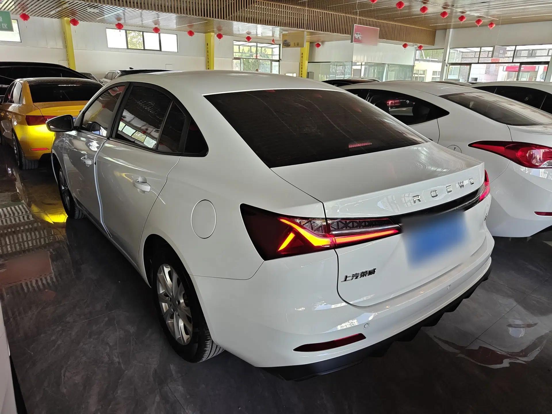 Roewe i5 2023 1.5L Manual Comfort Edition — миниатюра 13