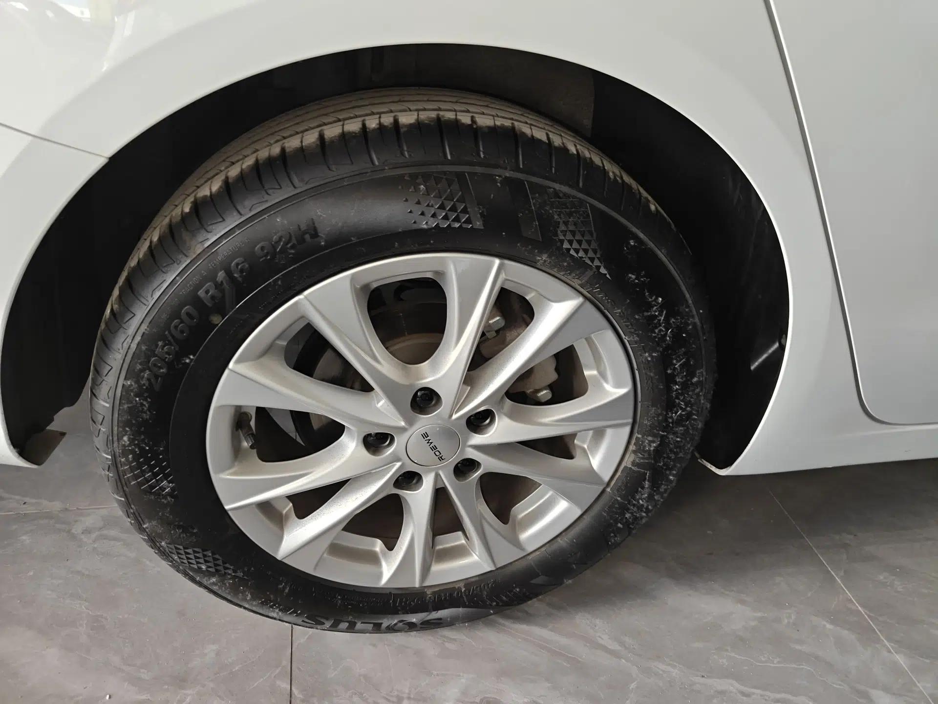 Roewe i5 2023 1.5L Manual Comfort Edition — миниатюра 16