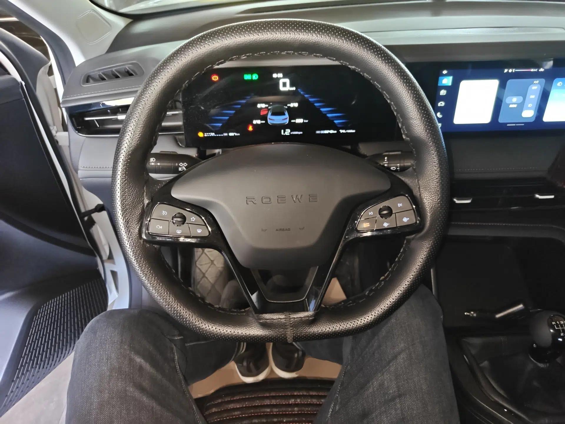 Roewe i5 2023 1.5L Manual Comfort Edition — миниатюра 18
