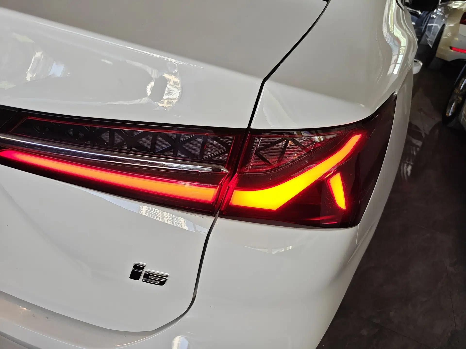 Roewe i5 2023 1.5L Manual Comfort Edition — миниатюра 9