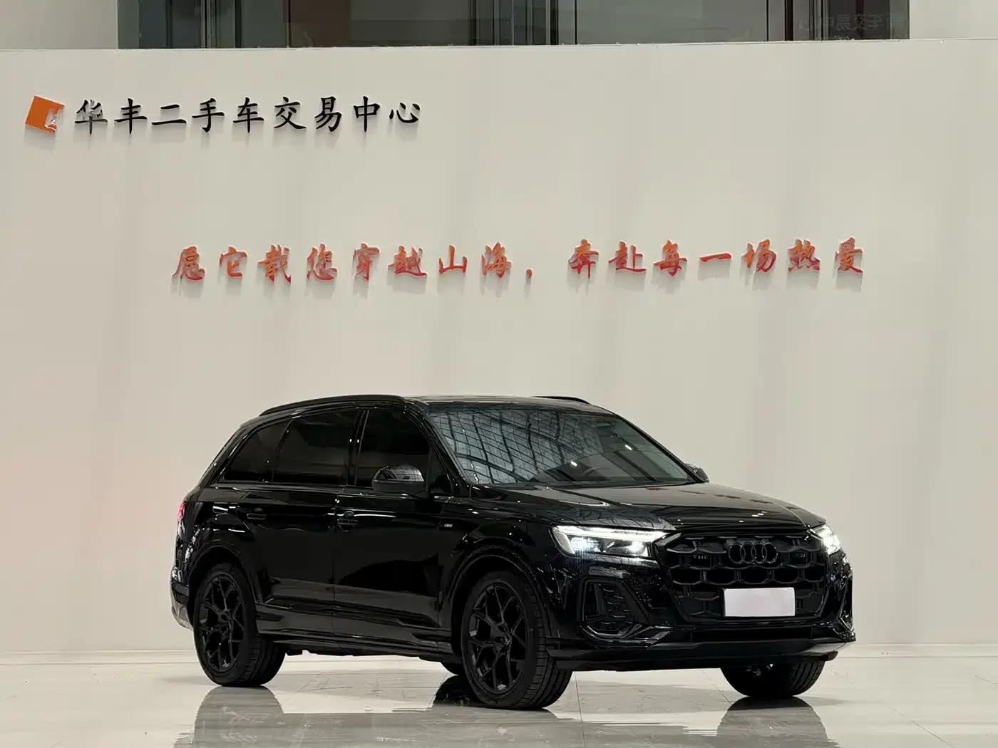 Audi Q7 2025 45 TFSI quattro S line Black Knight Edition — миниатюра 3