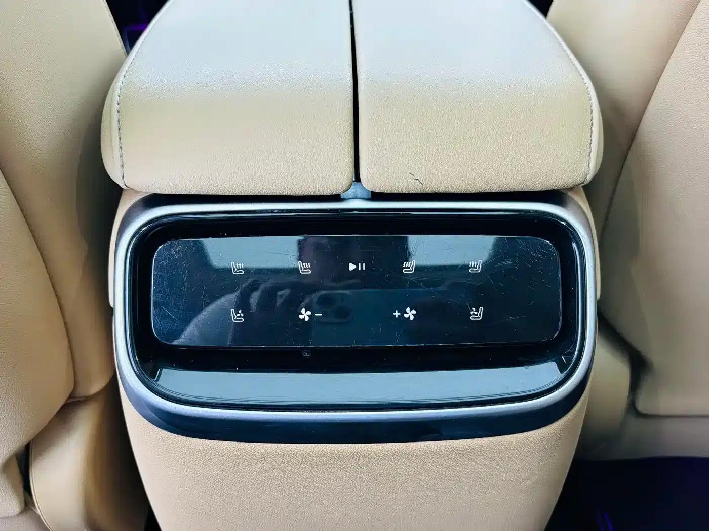 Wenjie M7 2022 1.5T AWD Luxury Edition — миниатюра 17