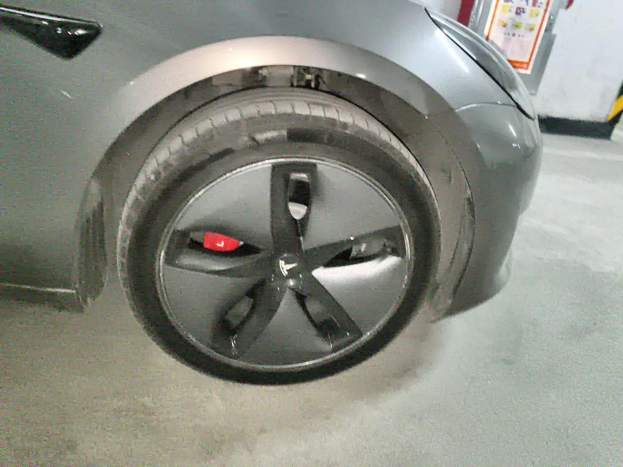 Tesla Model 3 2019 Long-Range Rear-Wheel-Drive Version — миниатюра 8