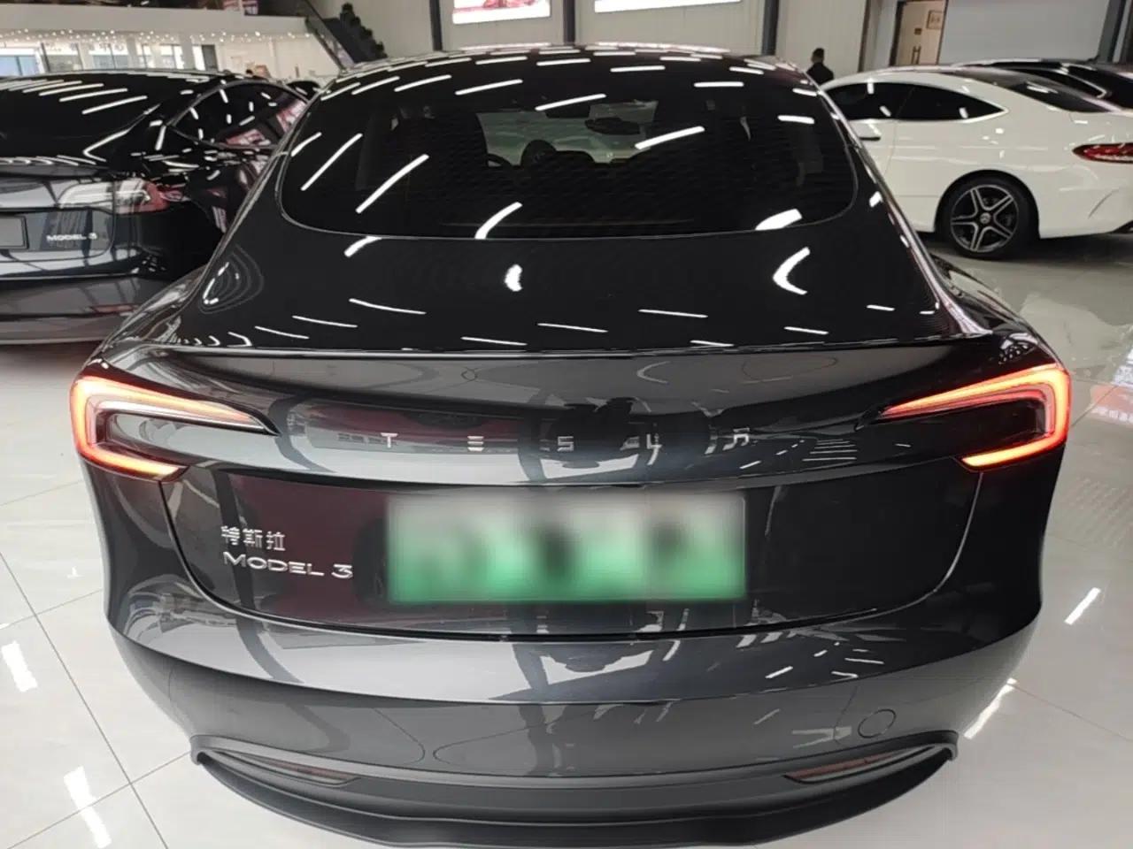 Tesla Model 3 2023 Rear-Wheel-Drive Version — миниатюра 5