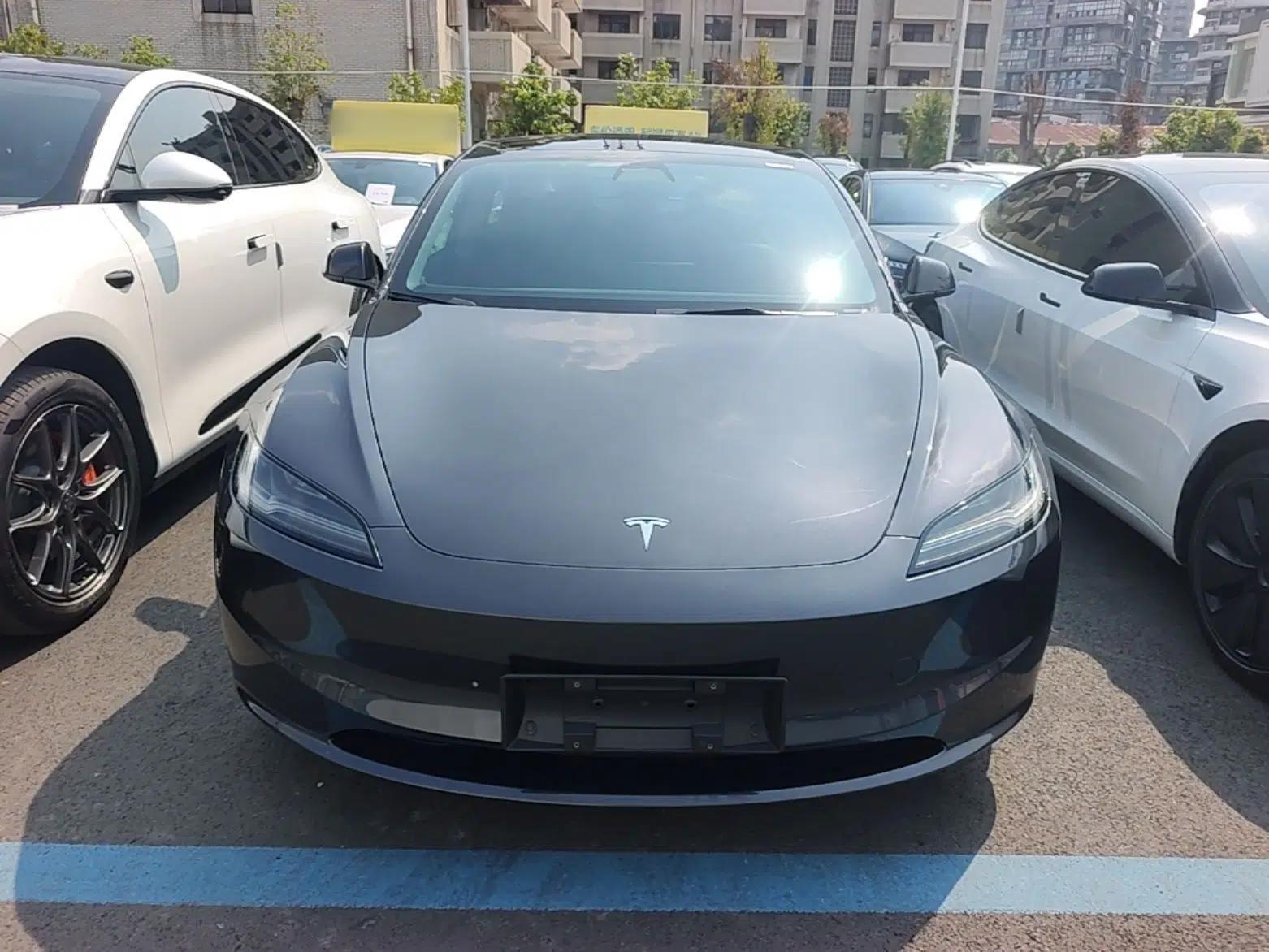 Tesla Model 3 2025 Rear-Wheel-Drive Version — миниатюра 2