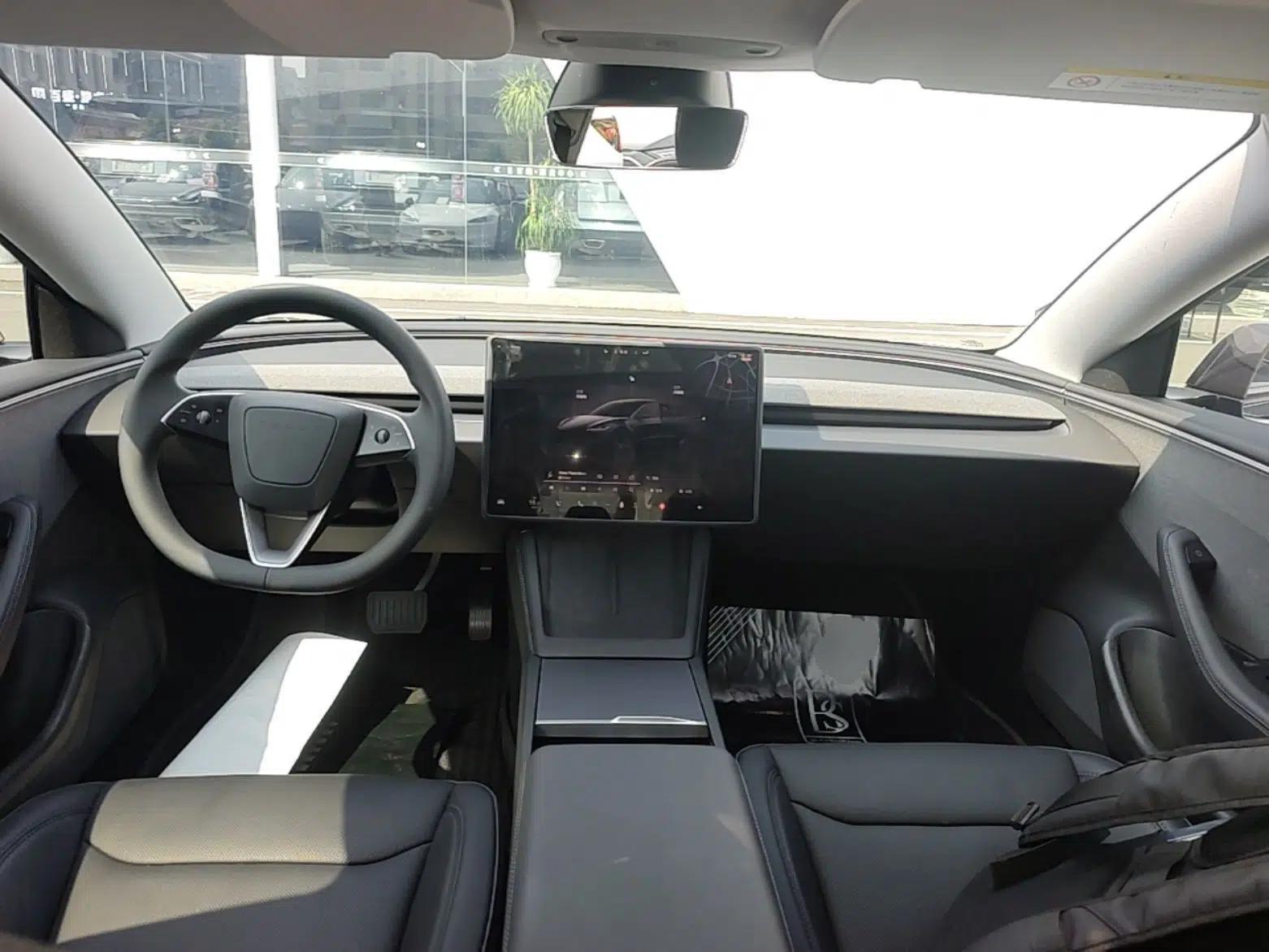 Tesla Model 3 2025 Rear-Wheel-Drive Version — миниатюра 17