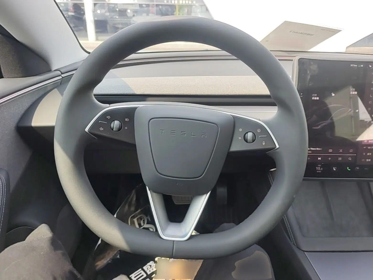 Tesla Model 3 2025 Rear-Wheel-Drive Version — миниатюра 18