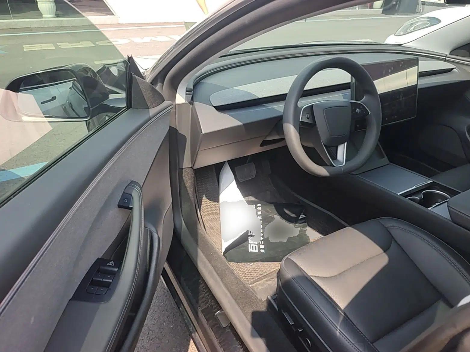 Tesla Model 3 2025 Rear-Wheel-Drive Version — миниатюра 23