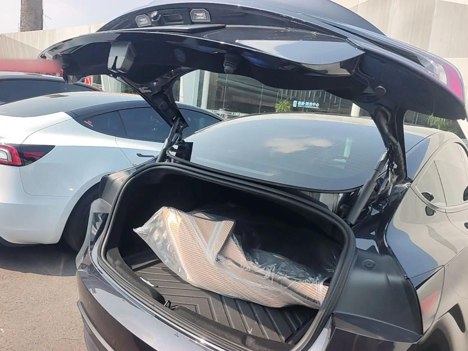 Tesla Model 3 2025 Rear-Wheel-Drive Version — миниатюра 27