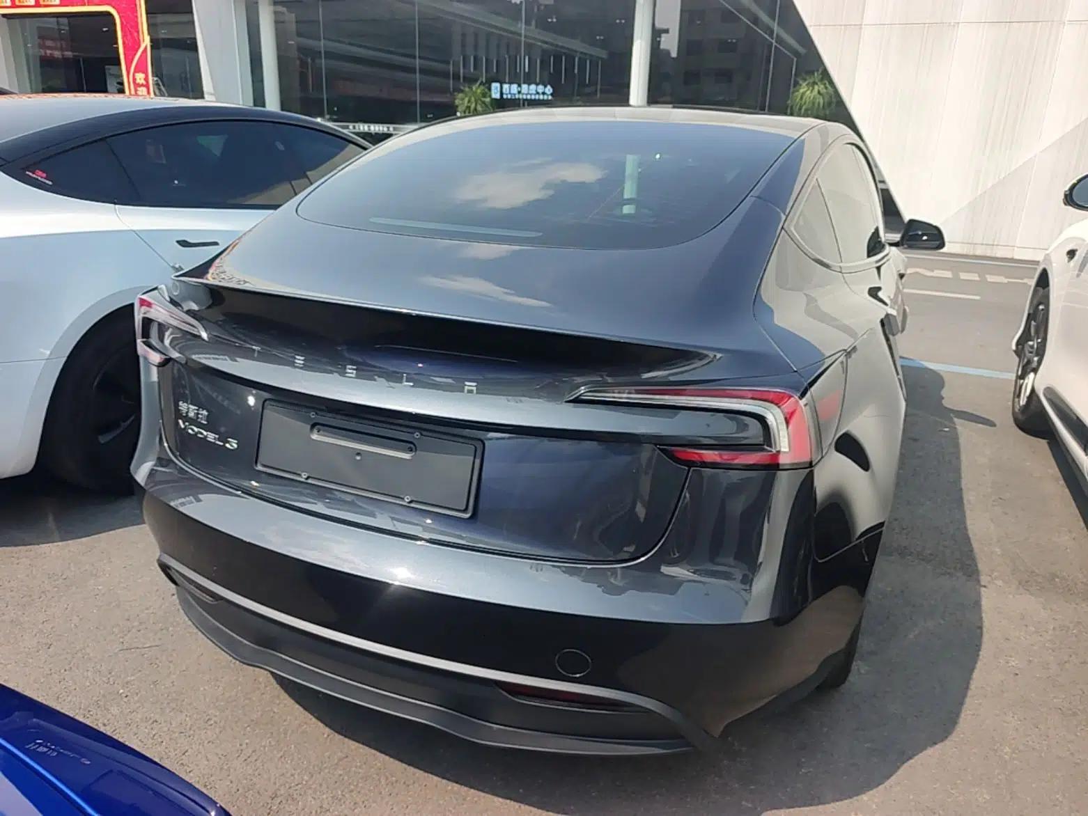 Tesla Model 3 2025 Rear-Wheel-Drive Version — миниатюра 5