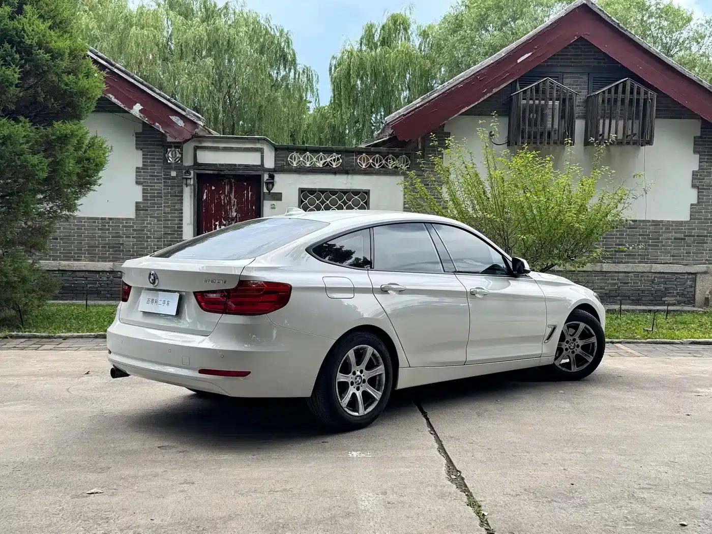 BMW 3 Series GT 2014 320i Leading Edition — миниатюра 2
