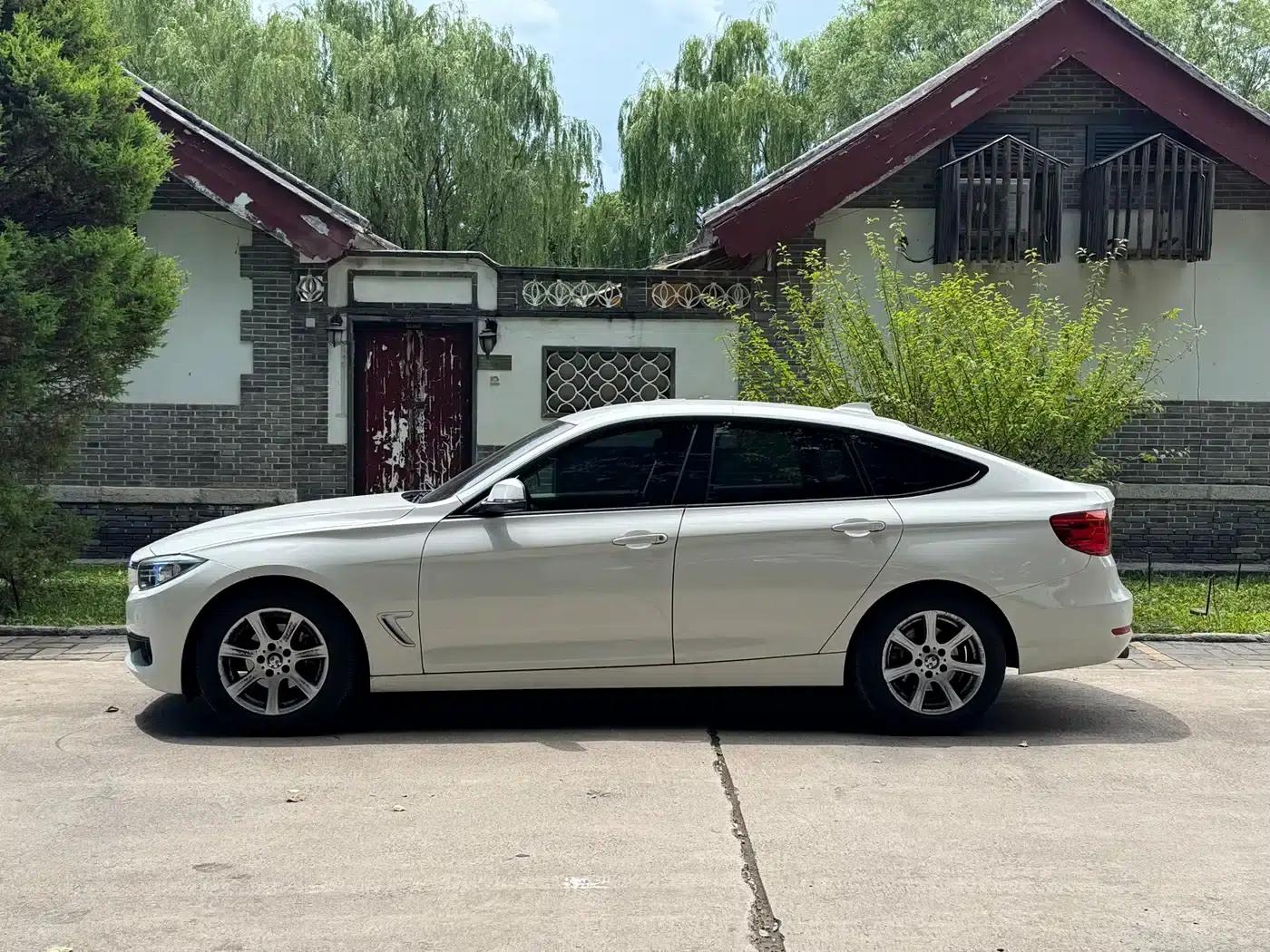 BMW 3 Series GT 2014 320i Leading Edition — миниатюра 11