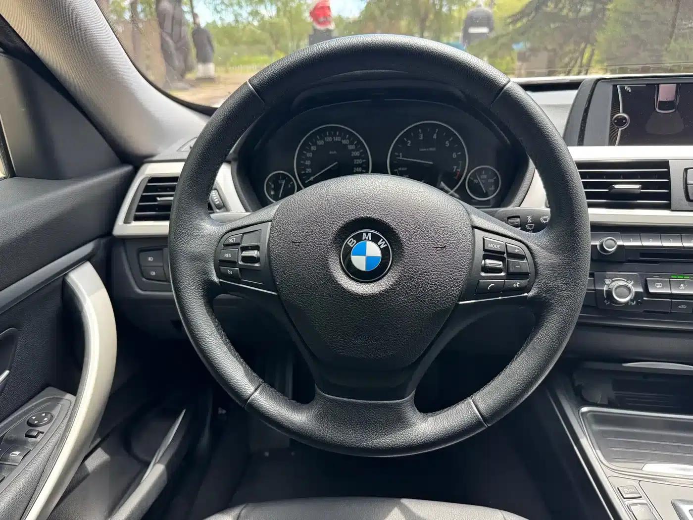 BMW 3 Series GT 2014 320i Leading Edition — миниатюра 9