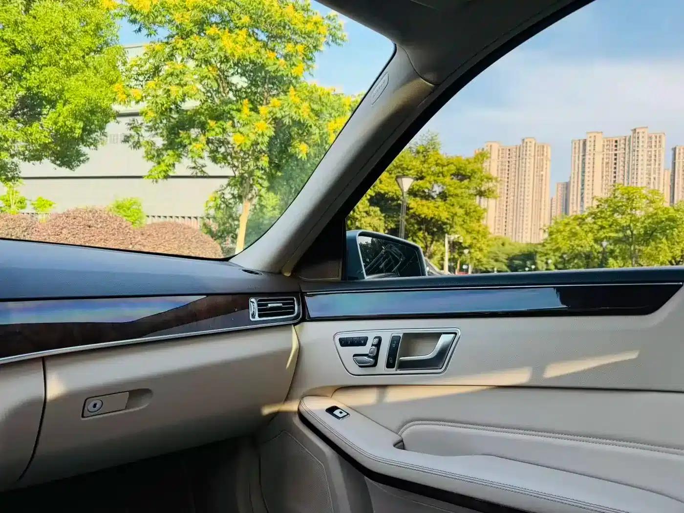 2014 Mercedes-Benz E-Class E 260 L Luxury — миниатюра 10