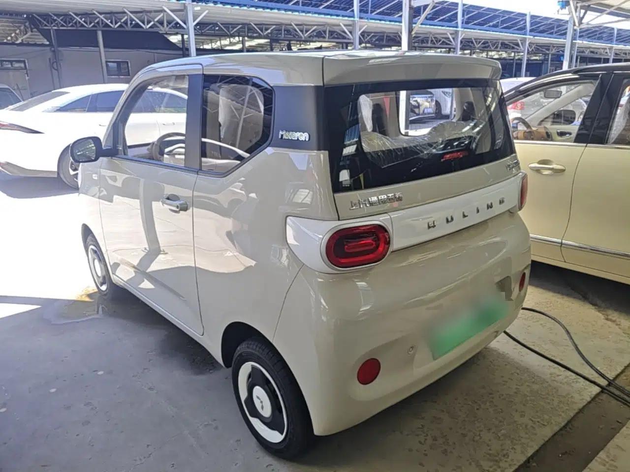 Wuling Hongguang MINIEV 2024 3rd Generation 215km Youth Edition — миниатюра 4