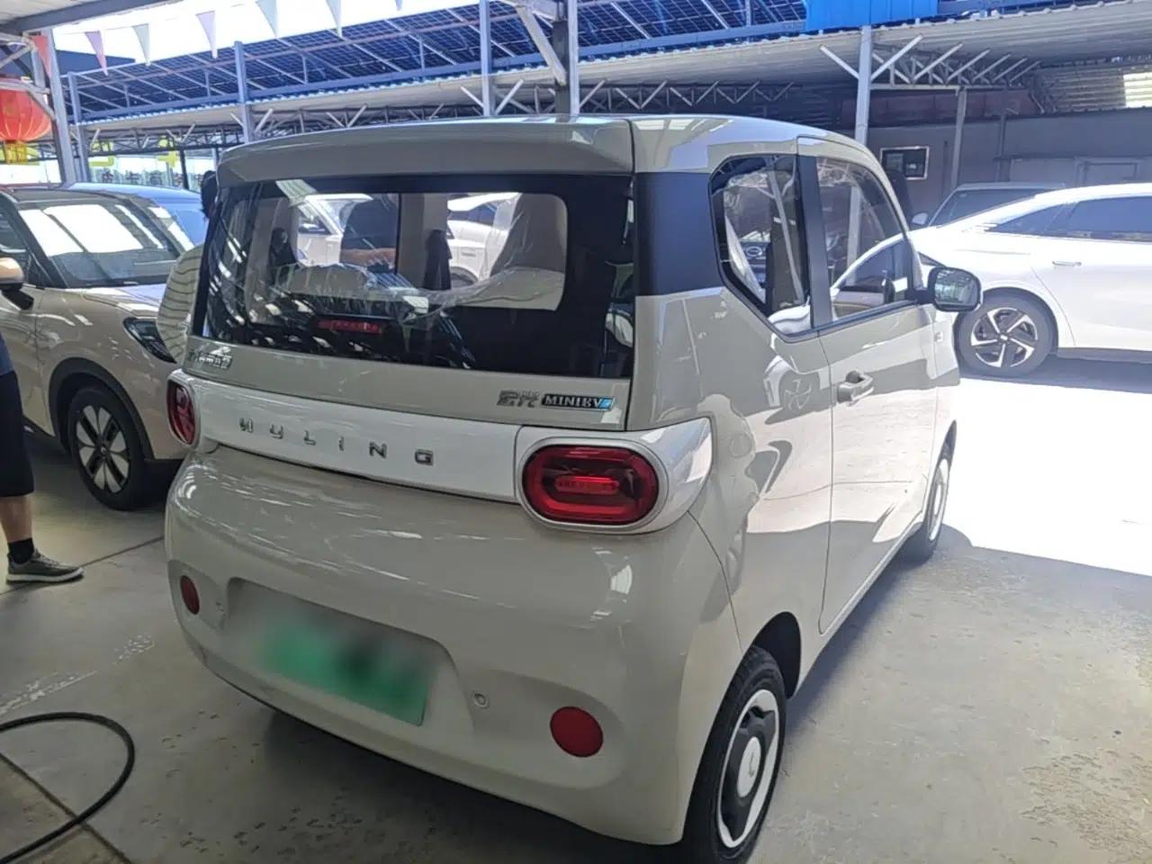 Wuling Hongguang MINIEV 2024 3rd Generation 215km Youth Edition — миниатюра 6