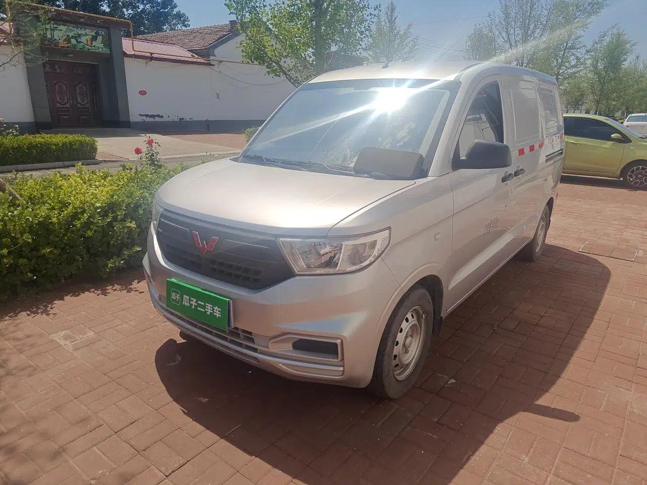 Wuling Hongguang V 2022 1.5L Jingqu Edition Enclosed-Window Vehicle with Electric Power Steering LAR — миниатюра 1
