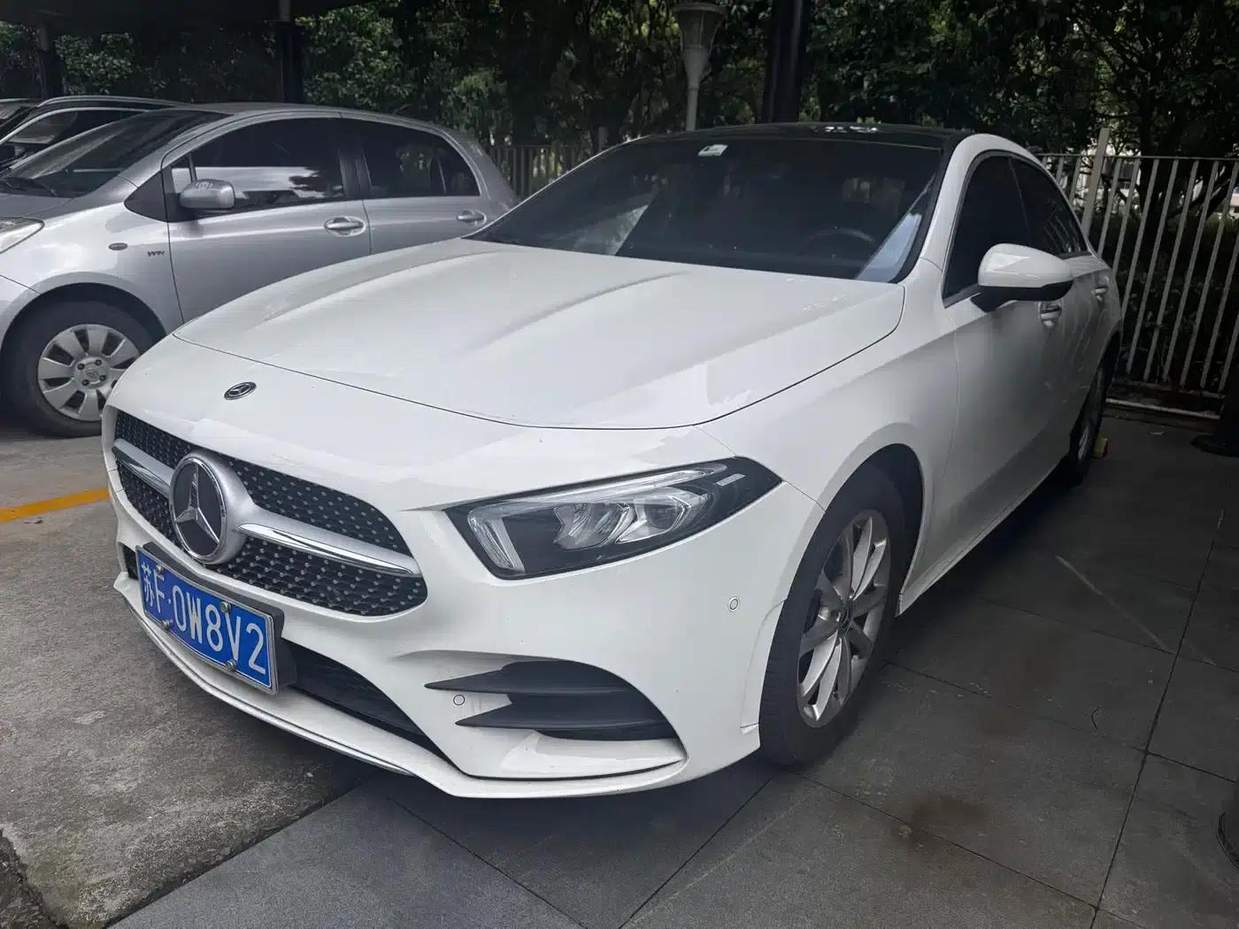 Mercedes-Benz A-Class 2020 Facelift A 200 L Sport Sedan Fashion Model — миниатюра 1