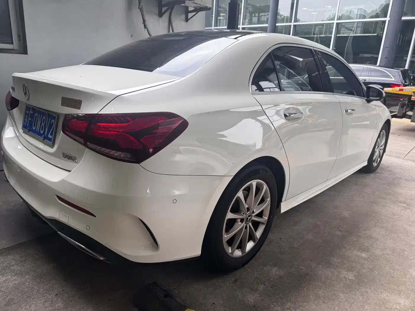 Mercedes-Benz A-Class 2020 Facelift A 200 L Sport Sedan Fashion Model — миниатюра 2