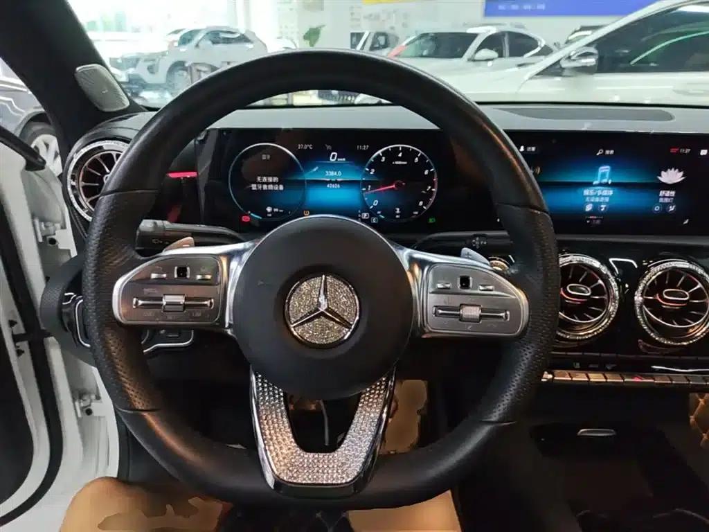 Mercedes-Benz A-Class 2021 A 200 L Sport Sedan Fashion Edition — миниатюра 11