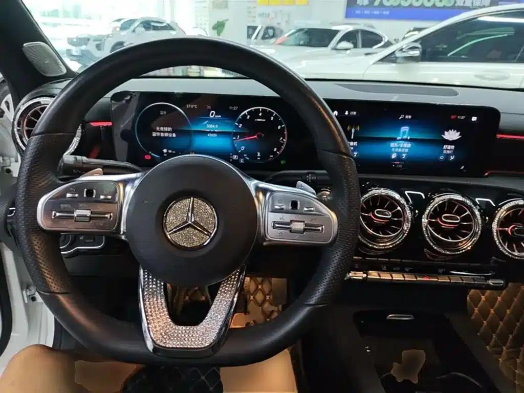 Mercedes-Benz A-Class 2021 A 200 L Sport Sedan Fashion Edition — миниатюра 10