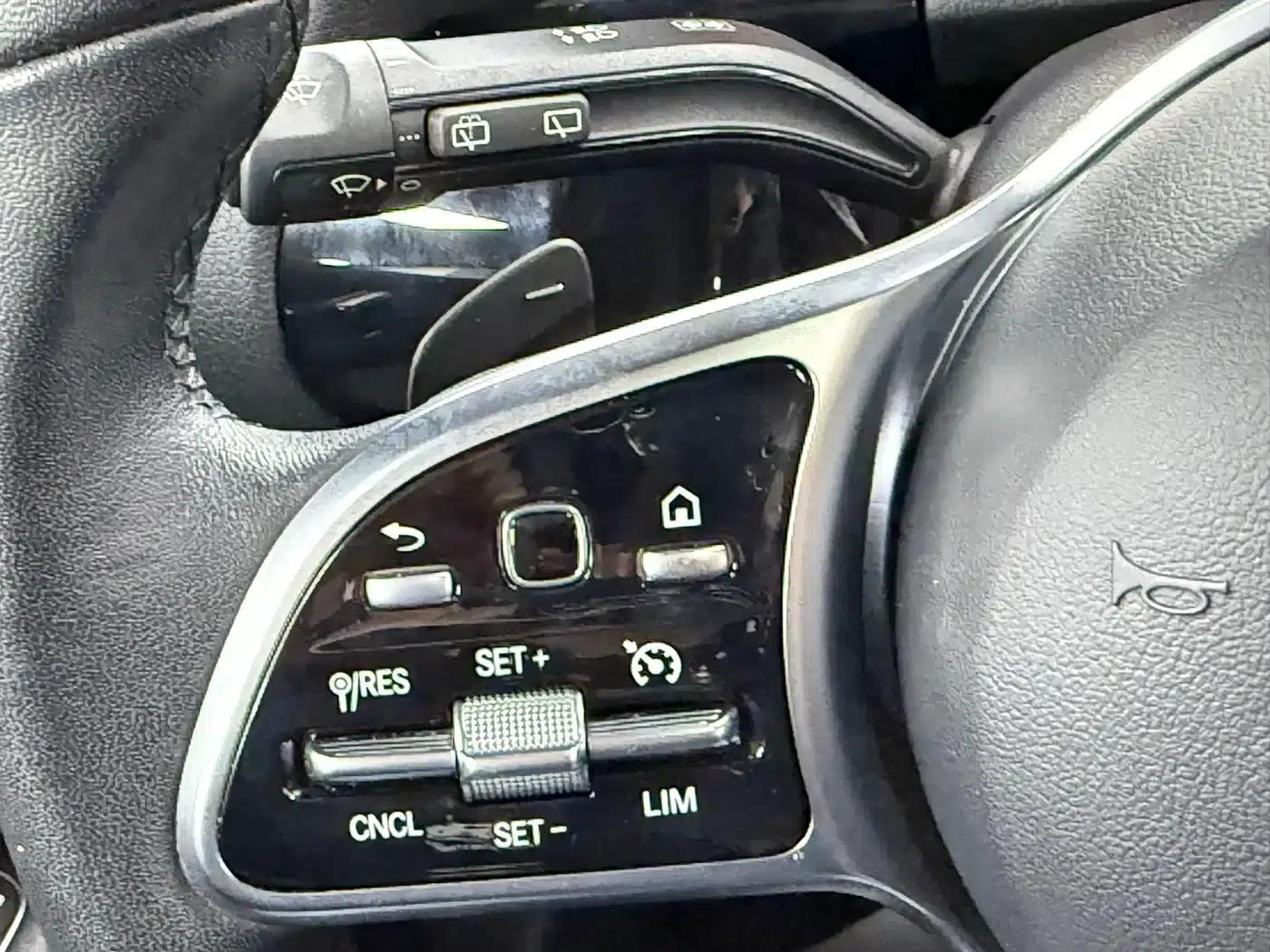 2022 Mercedes-Benz GLA 180 — миниатюра 11