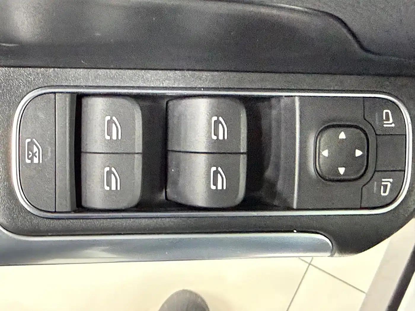2022 Mercedes-Benz GLA 180 — миниатюра 15