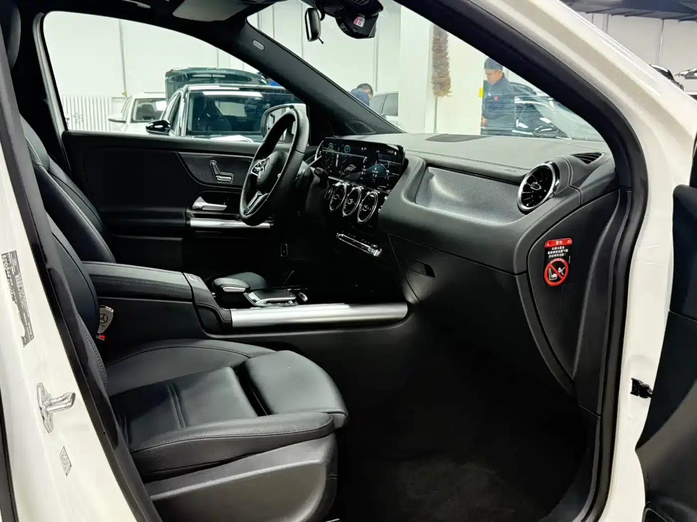 2022 Mercedes-Benz GLA 180 — миниатюра 18