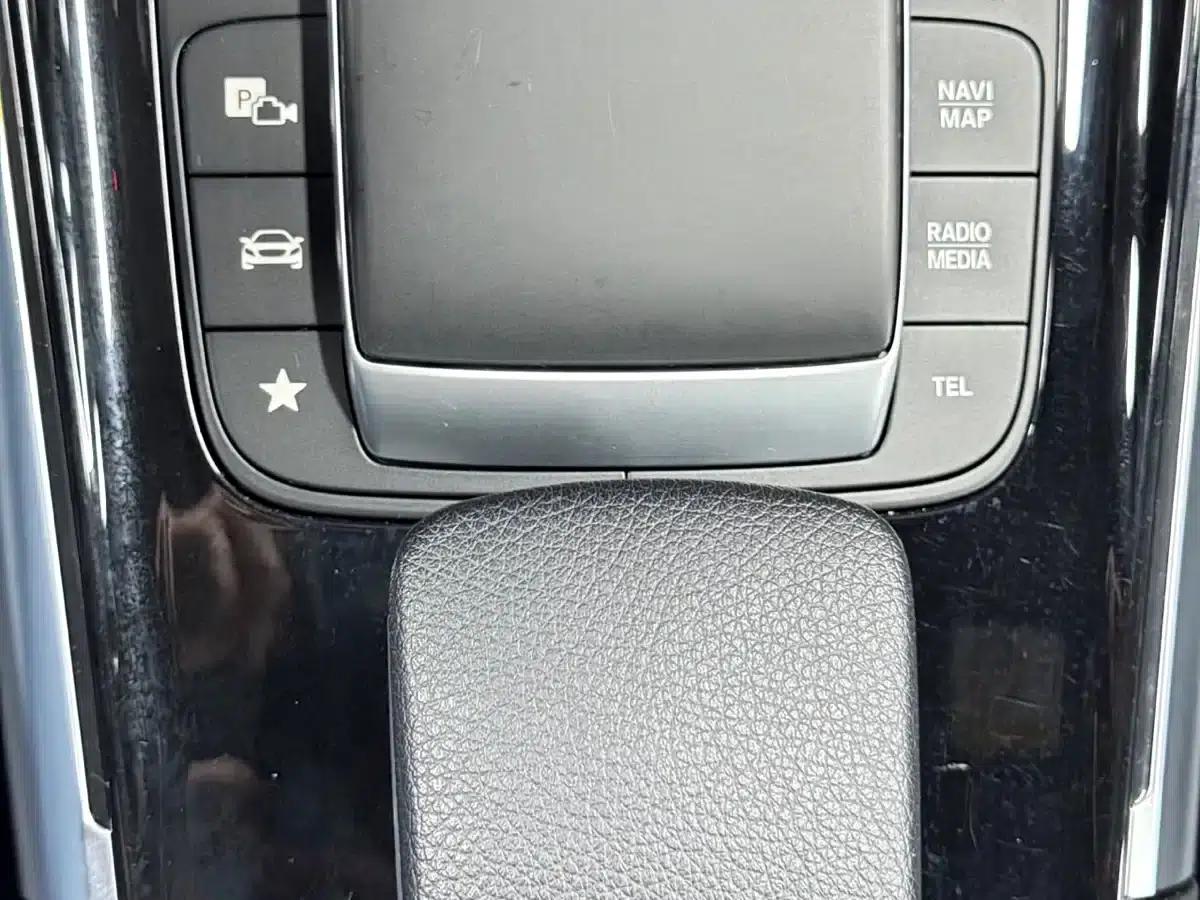 2022 Mercedes-Benz GLA 180 — миниатюра 10