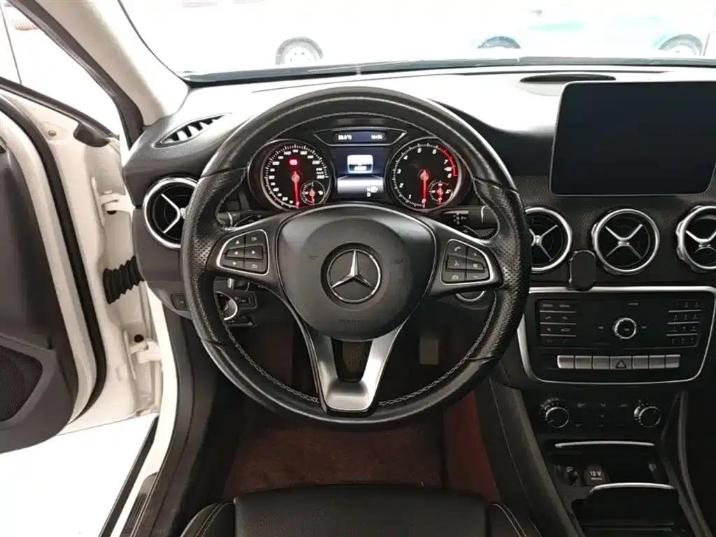 2018 Mercedes-Benz GLA 200 Dynamic — миниатюра 11