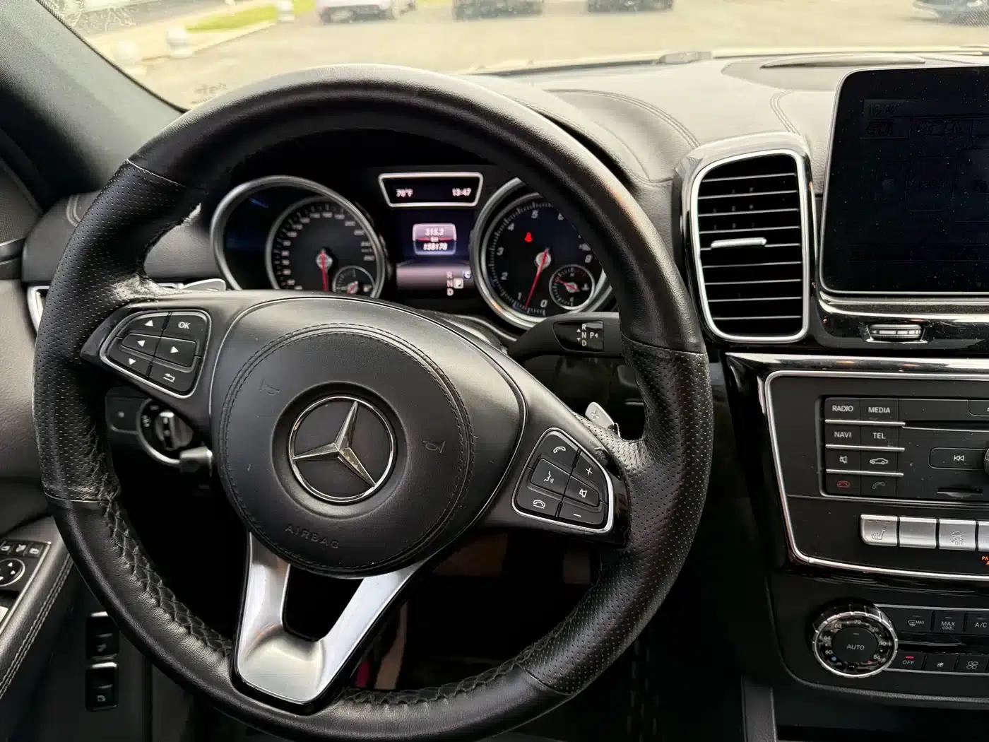 2017 Mercedes-Benz GLS 450 US Spec — миниатюра 17