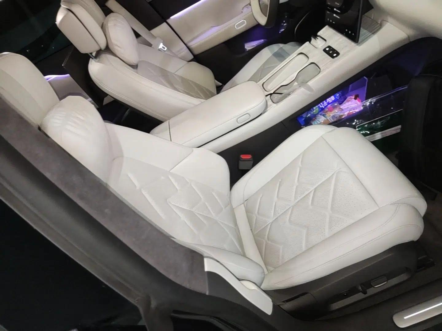 Nio ET7 2024 75 kWh Executive Signature Edition — миниатюра 19
