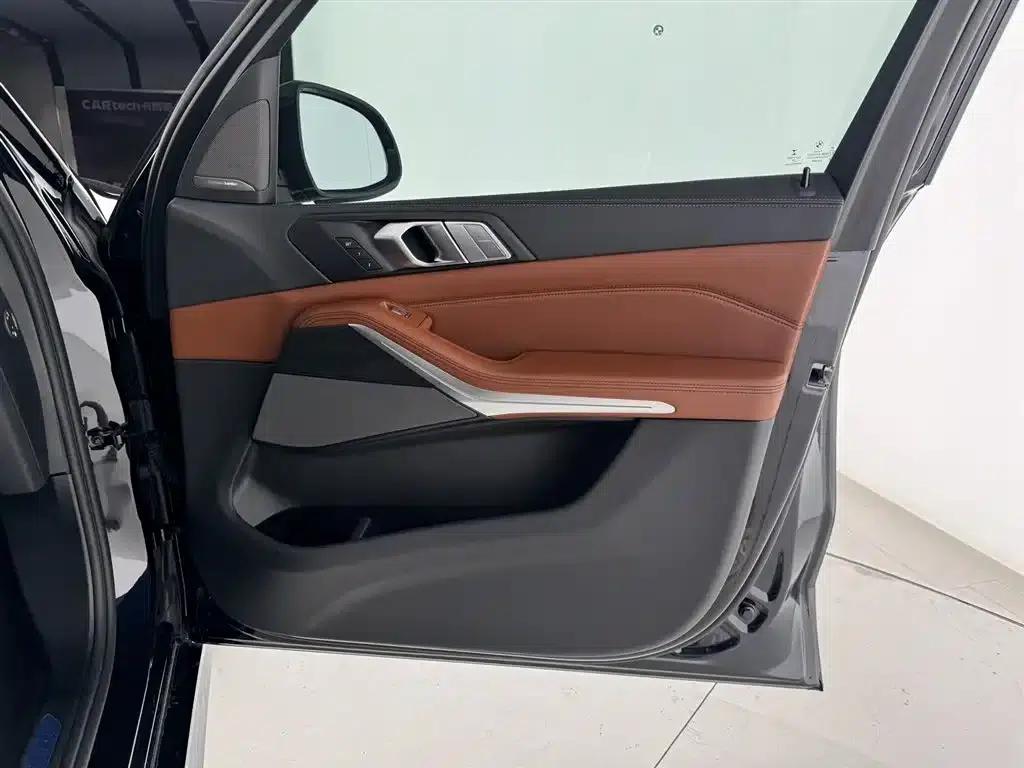BMW X7 2020 xDrive40i Luxury Package — миниатюра 13