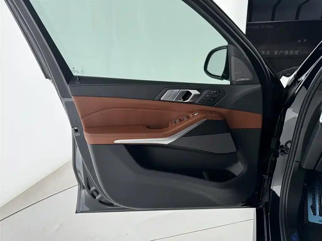 BMW X7 2020 xDrive40i Luxury Package — миниатюра 28